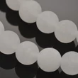 Kép 1/3 - Matt fehér jade ásványgyöngy (6mm)/10db