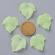 Kép 5/5 - 10db áttetsző lime zöld levél medálka (24x22,5x3mm)