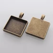 Kép 1/3 - Antikolt bronz színű négyzetes medálalap (20x20mm)