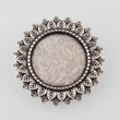 Kép 2/3 - Antikolt ezüst színű virágos kitűzőalap (20mm)