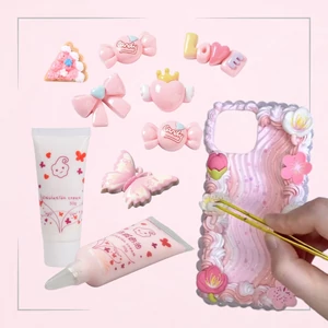 Díszítő charmok és habos ragasztó