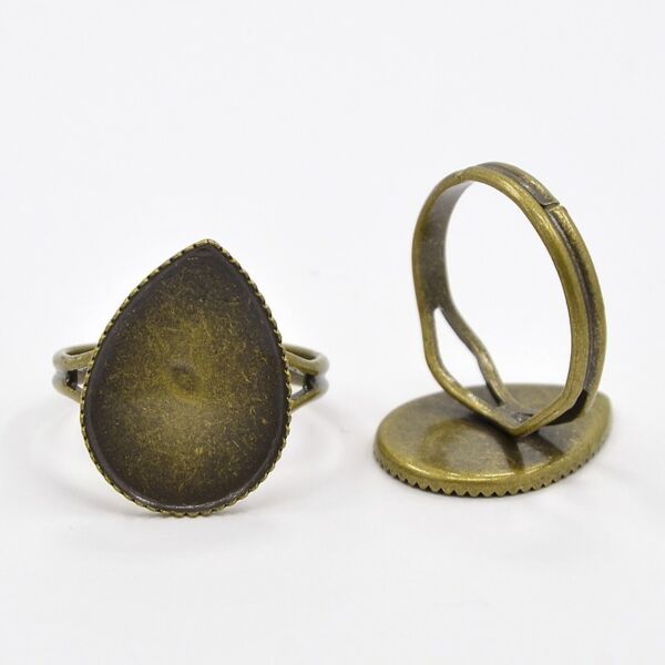 Antikolt bronz színű csepp alakú gyűrűalap (13x18mm)