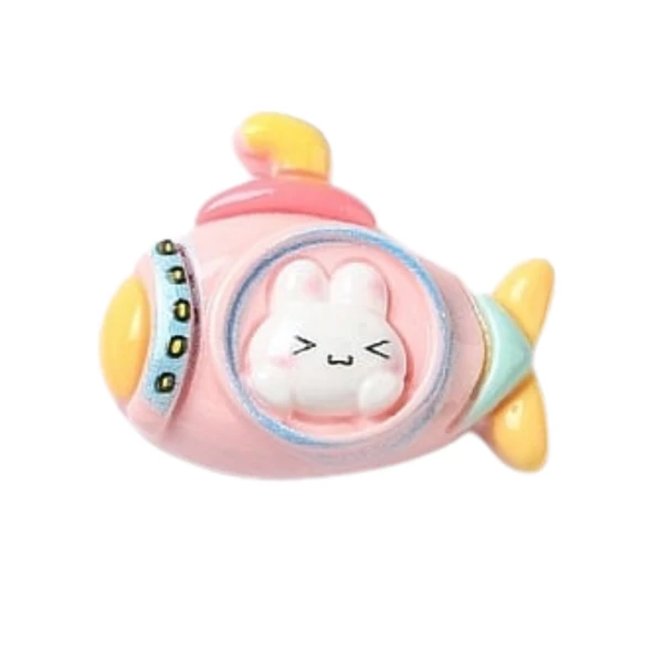 Nyuszi tengeralattjáróban műgyanta kaboson  (22~32x22~26x8mm)