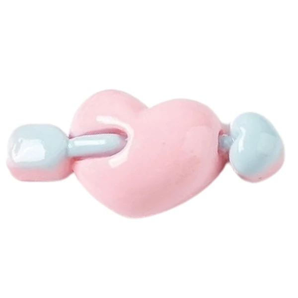 Szív nyillal műgyanta kaboson  (25x20x8mm)