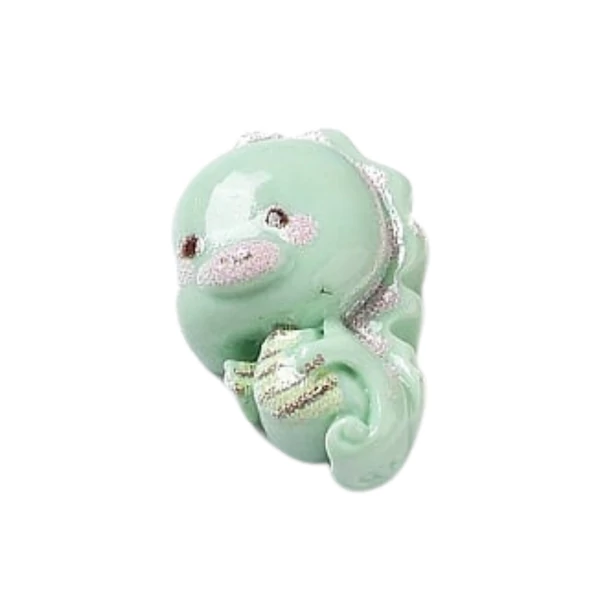 Cuki csikóhal műgyanta kaboson  (17x15x6mm)