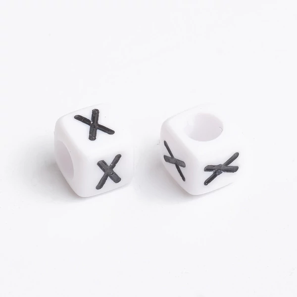 Műanyag x betűgyöngy