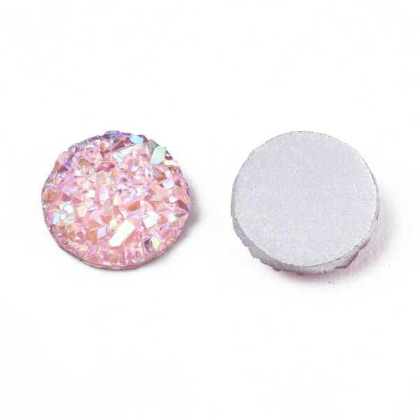 Irizáló világos rózsaszín színű csillámos druzy műgyanta kabochon (8mm)