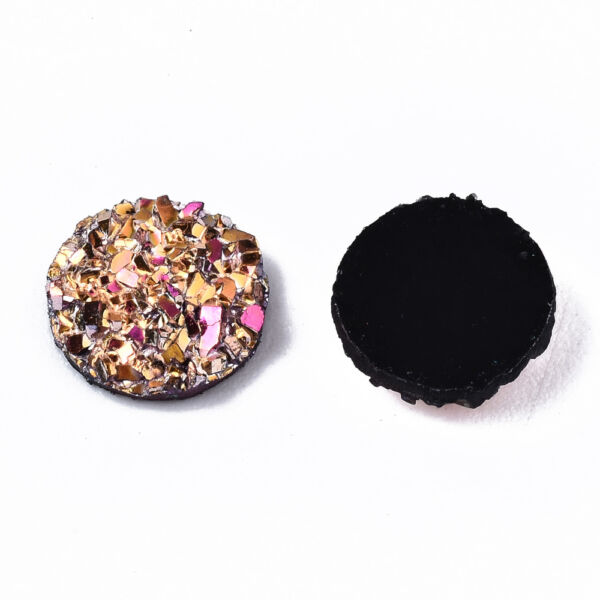 Irizáló homokbarna színű csillámos druzy műgyanta kabochon (8mm)