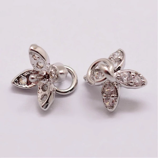 Ezüst színű cirkónia strasszos medáltartó gömbökhöz