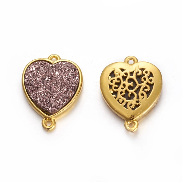Arany színű szív alakú kapcsolóelem rózsaszín druzy kabosonnal (17x13mm)