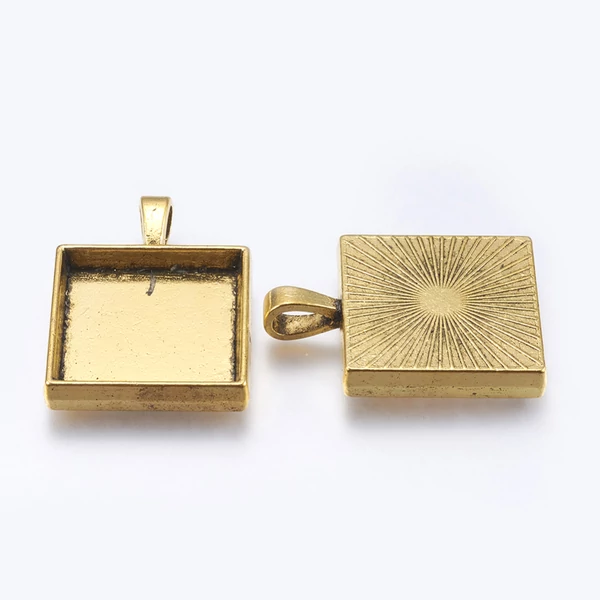 Antikolt arany színű négyzetes medálalap (20x20mm)