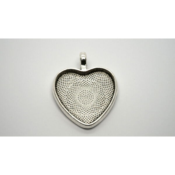 Antikolt ezüst színű szív alakú medálalap (25x25mm)