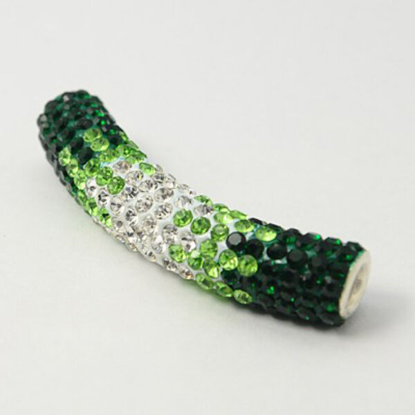 Strasszal díszített, zöld színű cső alakú gyöngy (47x9mm)