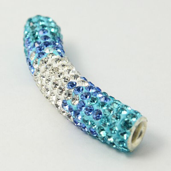 Strasszal díszített, világos kék cső alakú gyöngy (47x9mm)