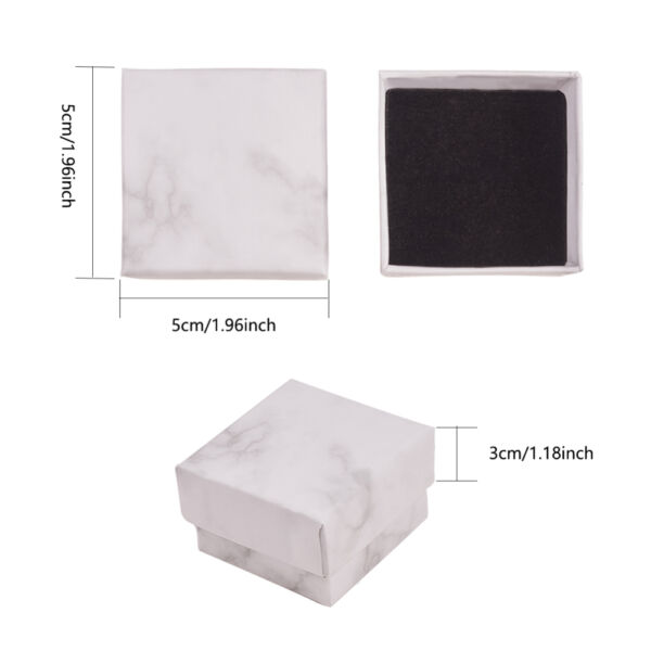 Fehér márványos papír díszdoboz (5,2x5,2x3,3cm)