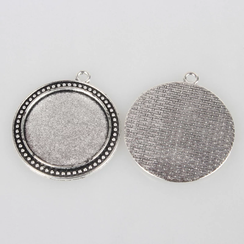 10db Antikolt ezüst színű pöttyös szélű medálalap (30mm)
