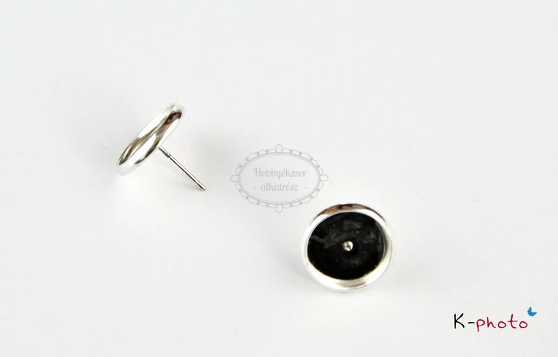 Antikolt ezüst színű bedugós fülbevalóalap (10mm)